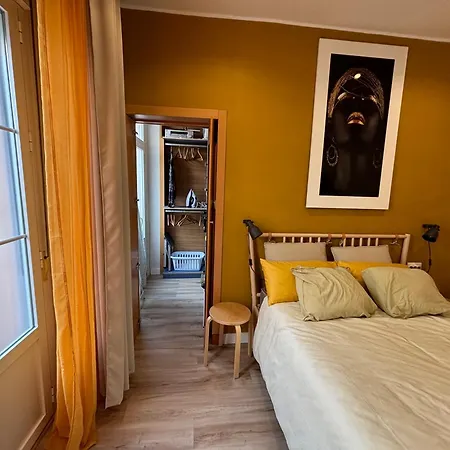 Precious And Original Center Apartment