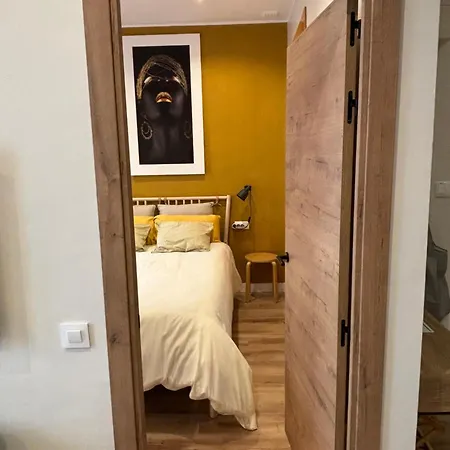 Precious And Original Center كاديز