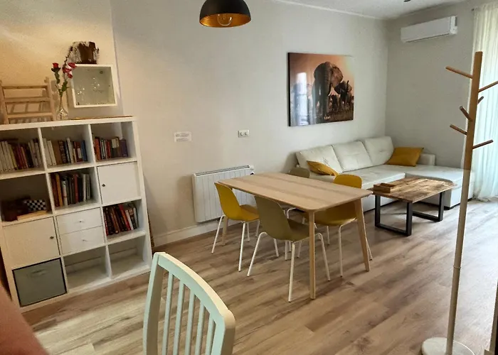 Precious And Original Center Cadiz