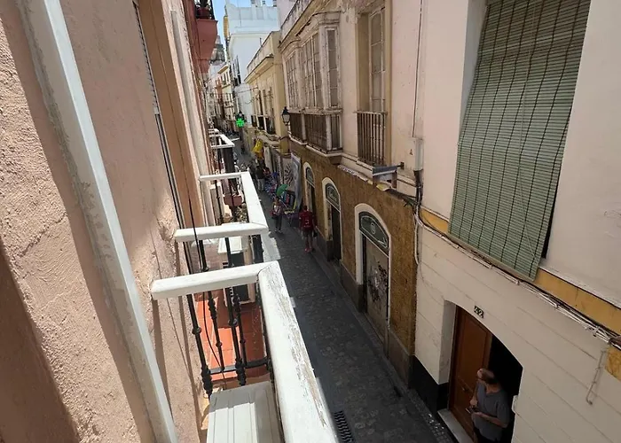 Precious And Original Center Apartment