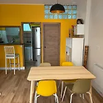 Precious And Original Center Daire